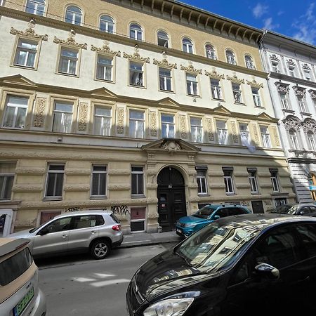 Little Oasis Close To The Opera Budapeszt Zewnętrze zdjęcie